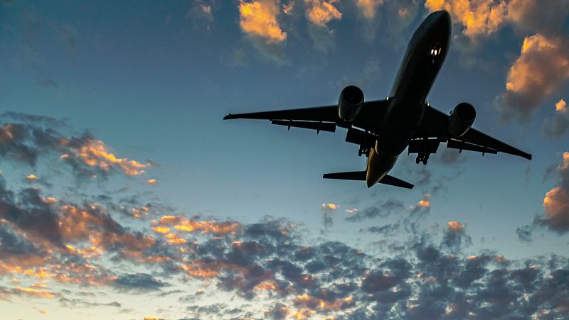 Las emisiones de los aviones afectan más a la calidad del aire que al clima