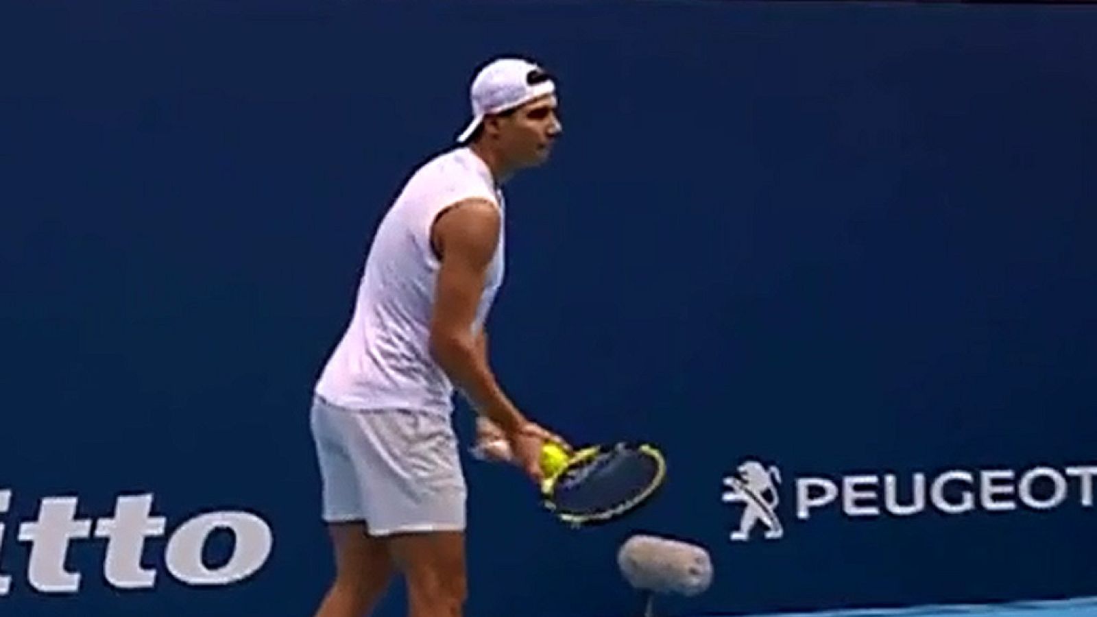 Rafa Nadal sigue entrenando con precauciones en Londres | Ver