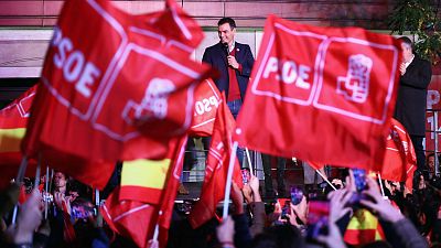 Celebraci�n socialista en Ferraz: del "con Rivera, no" el 28A al "con Casado, no" el 10N