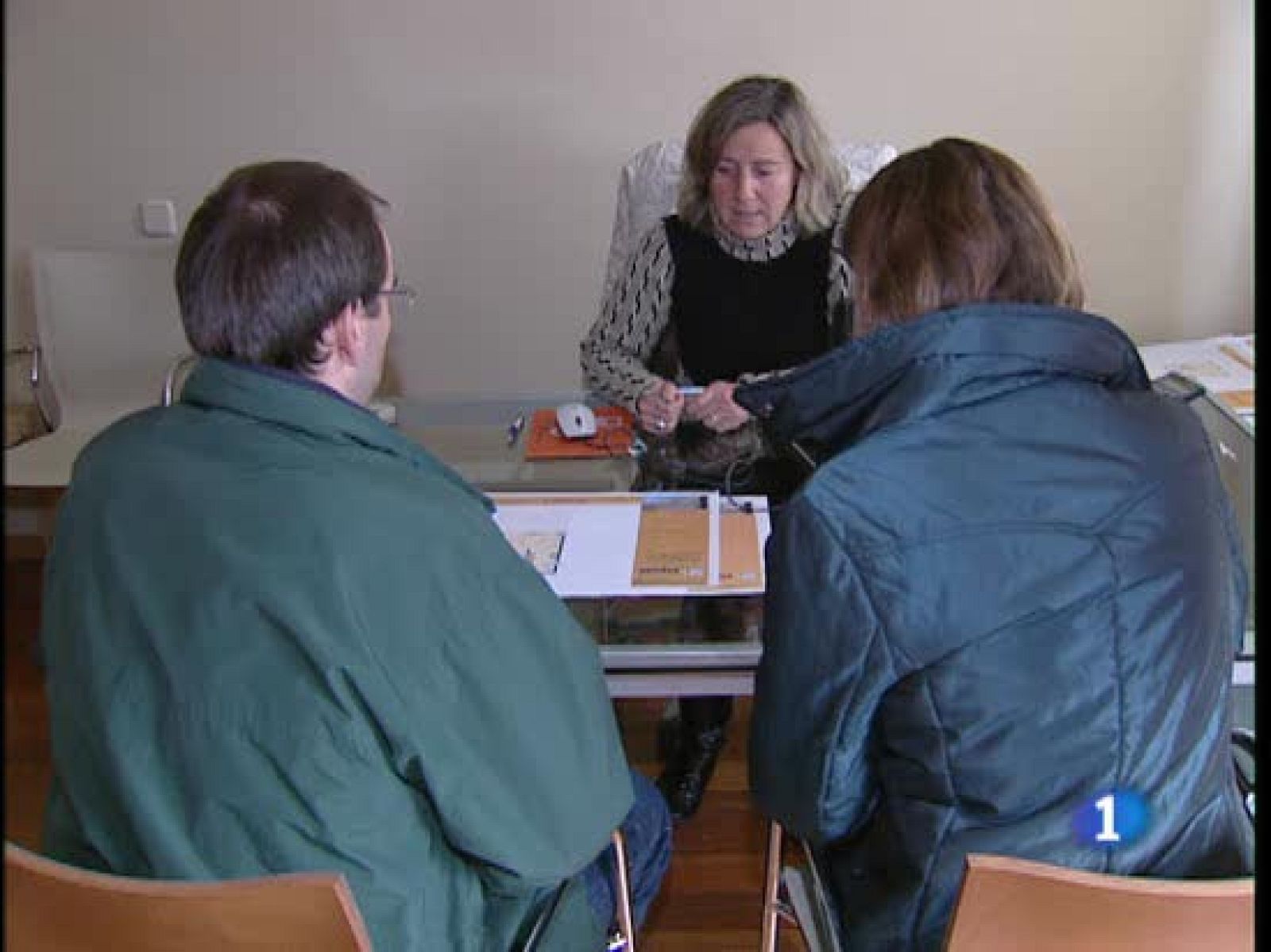 Mes a mes sigue bajando el dinero que pedimos al banco para comprar una casa | Ver