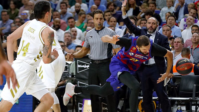 El Madrid pone a prueba su imbatibilidad en casa frente al Barça de Mirotic en el segundo Clásico
