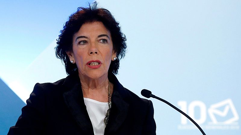 Celaá asegura que la Constitución no recoge el derecho a elegir centro o enseñanza religiosa