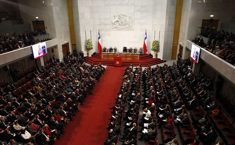 El Gobierno y la oposición de Chile acuerdan un plebiscito para una nueva Constitución