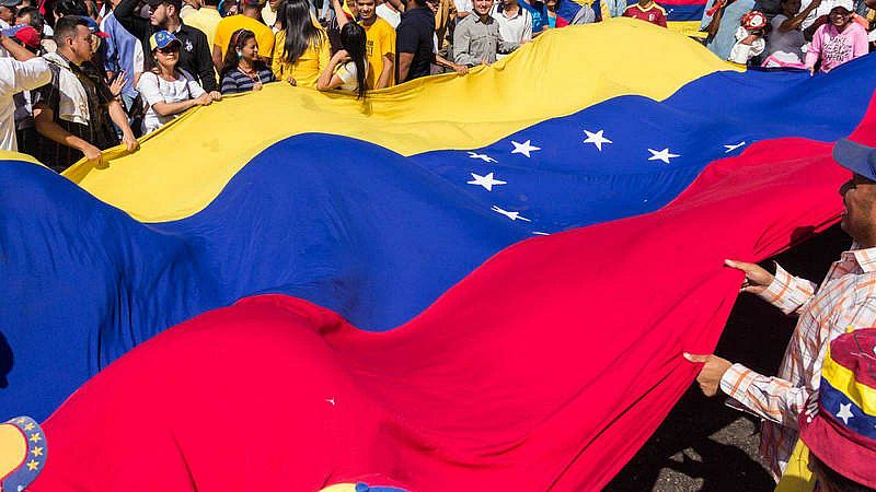 Venezuela vive una nueva jornada de protestas entre partidarios de Maduro y defensores de Guaidó