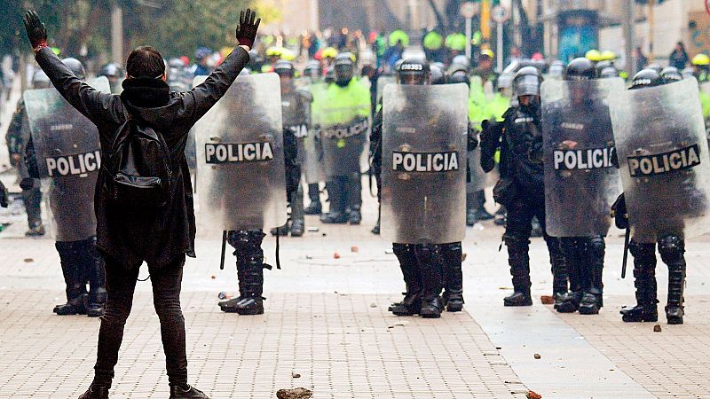 El alcalde de Bogotá decreta el toque de queda en la capital colombiana por vandalismo