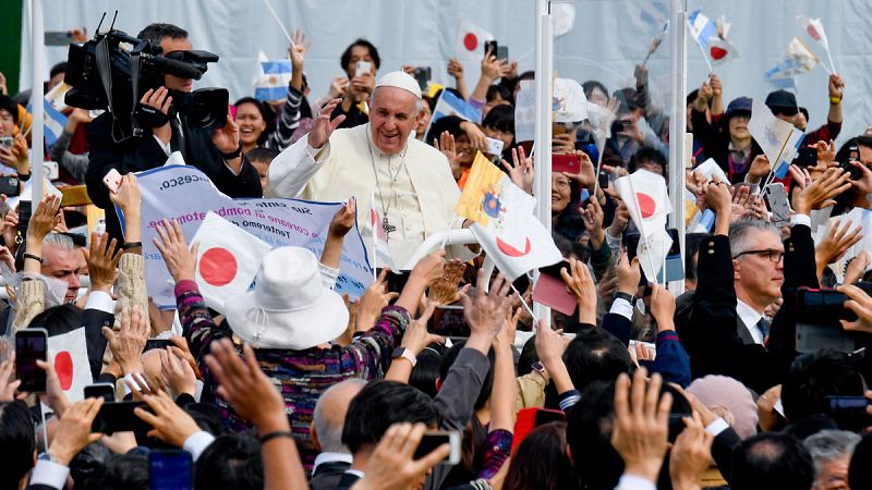El papa insta al desarme nuclear global en su visita a Nagasaki e Hiroshima