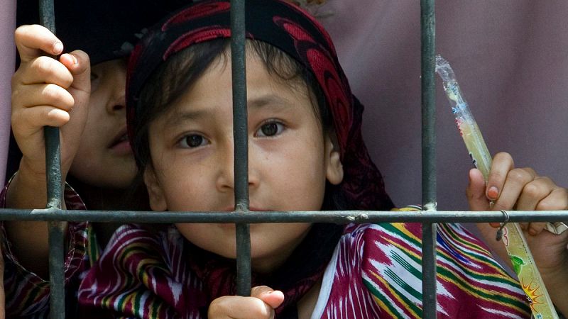 Una investigación periodística revela cómo China gestiona los centros de internamiento de uigures