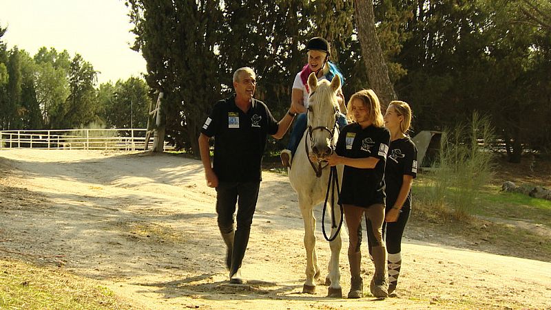 'Crónicas' aborda las terapias con animales