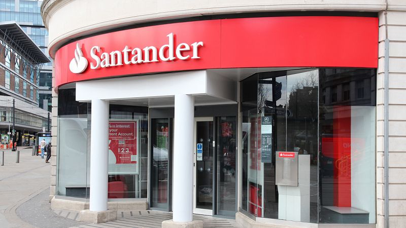 El Santander recorta su plantilla en 3.069 trabajadores tras su último ERE