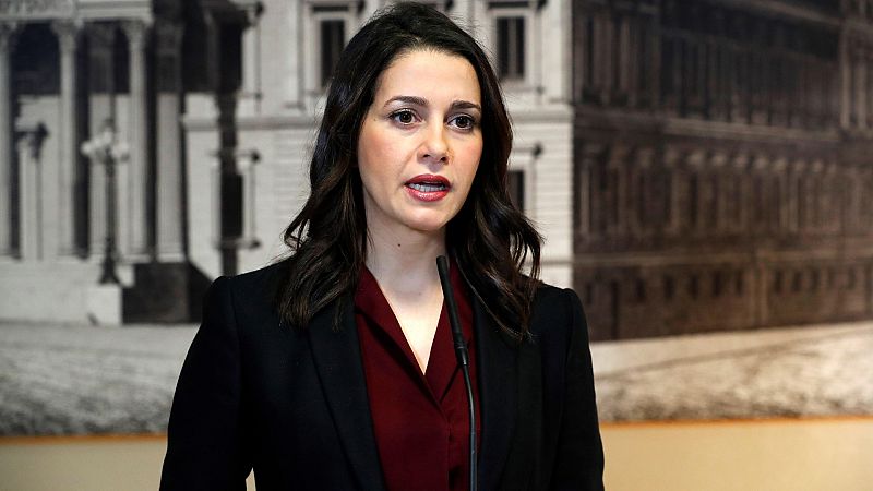 Arrimadas propone a Sánchez abandonar "el gobierno de la pesadilla" y que se abra a PP y Cs