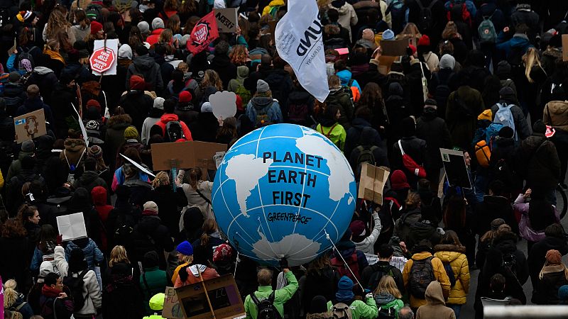 Tras los pasos de Greta Thunberg: la juventud mundial exige una nueva era por el clima