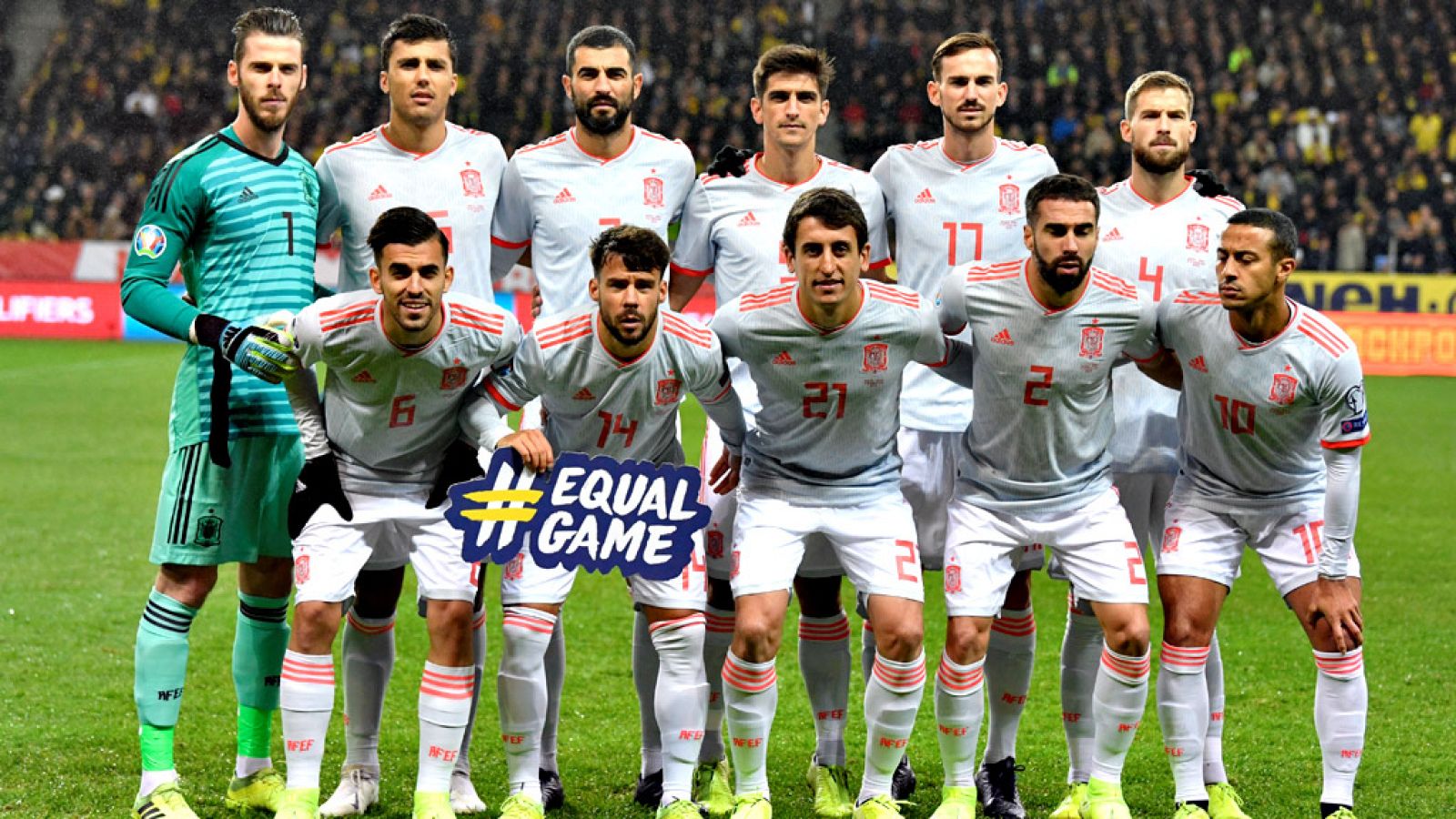 La selección española de fútbol conocerá este sábado cuales serán  sus primeros tres rivales de la fase de grupos en la Eurocopa 2020,  un sorteo que se llevará a cabo en Bucarest a partir de las 18.00  horas y con potenciales enemigos de nivel para