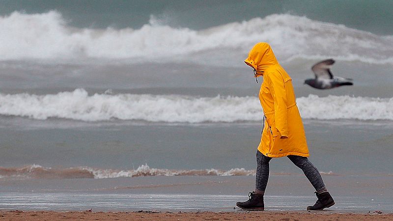 Una nueva DANA pone en alerta a las provincias del Mediterráneo por lluvia, viento y mala mar