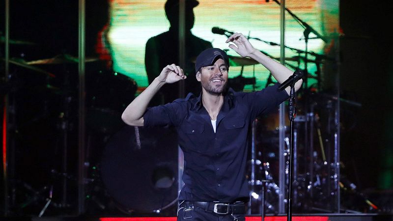 Enrique Iglesias hace cantar y bailar a un público entregado en su regreso a Madrid