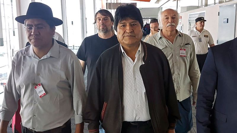 Argentina acoge a Evo Morales pero le pide no hacer declaraciones políticas