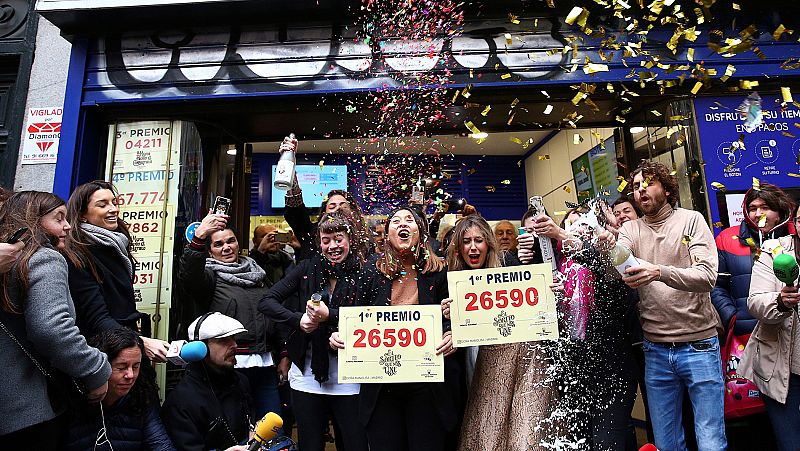 El Gordo de la Lotería de Navidad, el 26.590, cae sobre todo en Salou, Alicante y Salamanca