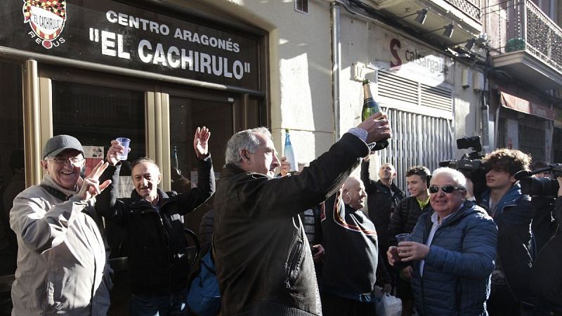 La suerte irrumpe en una tienda de cava de Reus: "Nunca imaginamos que abriríamos botellas para celebrar el Gordo"