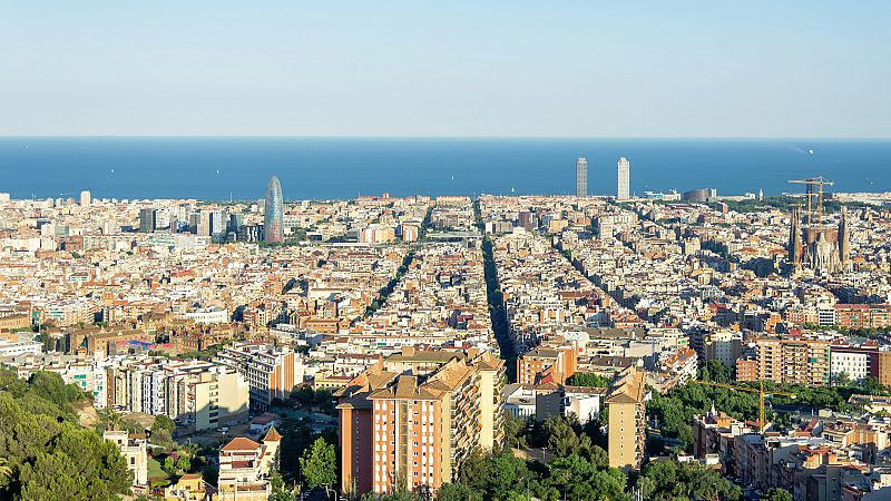 Los bancos en Cataluña deberán ofrecer un alquiler social a familias vulnerables antes de un desahucio