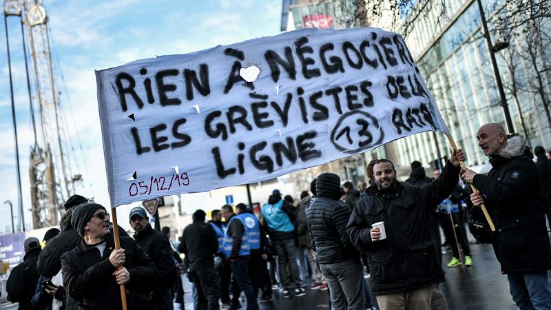 Sin tregua en la huelga de los empleados públicos franceses contra la reforma de las pensiones de Macron