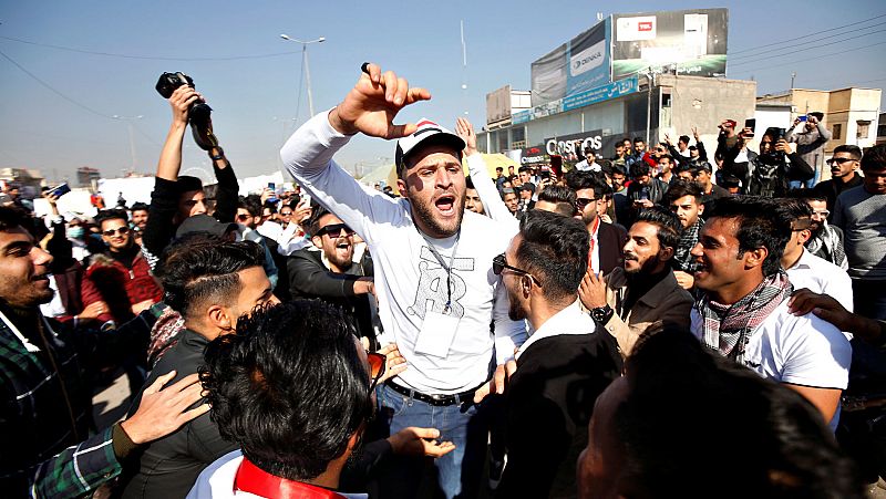 El Parlamento de Irak da luz verde a la nueva ley electoral mientras continúan las protestas contra el Gobierno