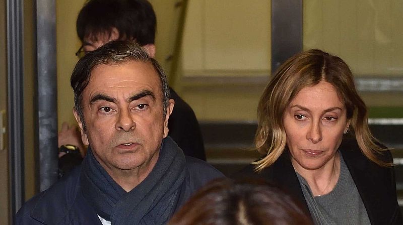 El expresidente de Nissan niega la implicación de su familia en su huida de Japón