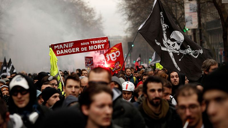 Los sindicatos franceses renuevan su pulso en la calle a la reforma de las pensiones de Macron