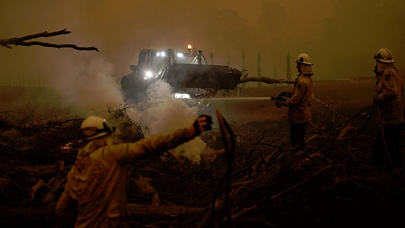 Australia pide a casi 250.000 habitantes de Victoria que dejen sus hogares para no quedar atrapados por el fuego