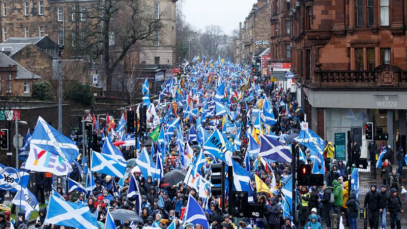 Manifestación masiva en Glasgow a favor de un nuevo referéndum de independencia