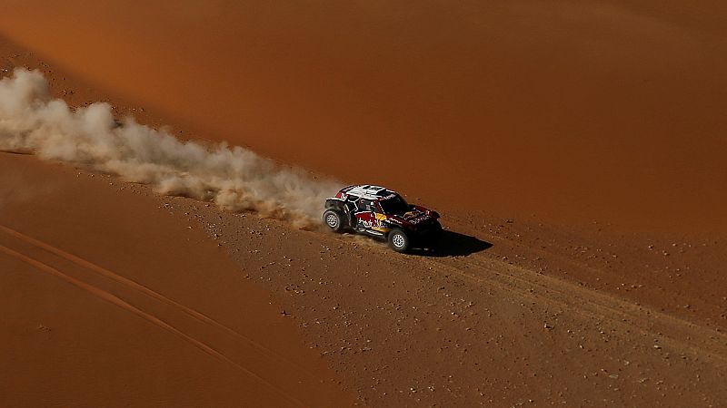 Sainz gana la décima etapa y encarrila su tercer Dakar
