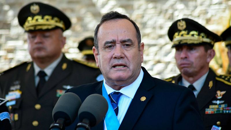 El nuevo presidente de Guatemala rompe sus relaciones diplomáticas con el gobierno de Maduro