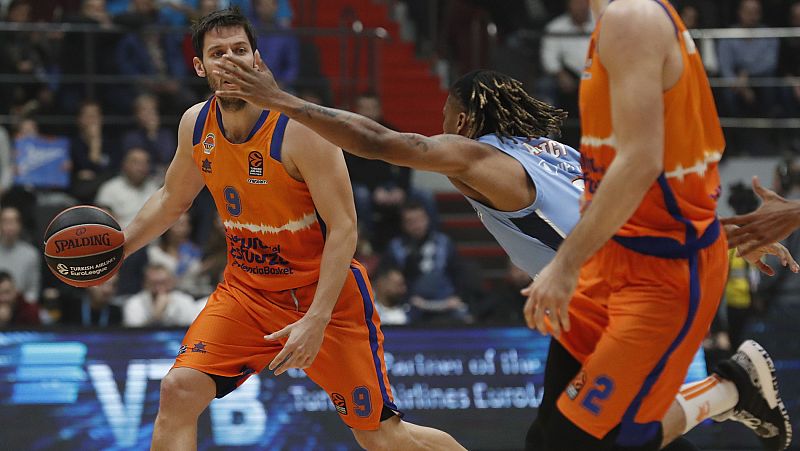 El Valencia se mete en zona 'playoff' tras ganar al Zenit y el Baskonia cae en Moscú con un ex como verdugo