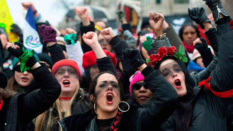 'Un violador en tu camino' marca el paso de la Marcha de Mujeres en Estados Unidos