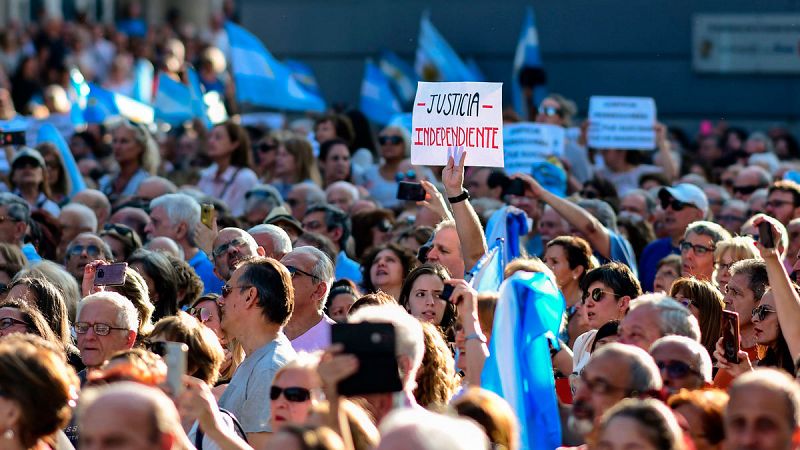 Una multitud clama justicia en el quinto aniversario de la muerte del fiscal Nisman