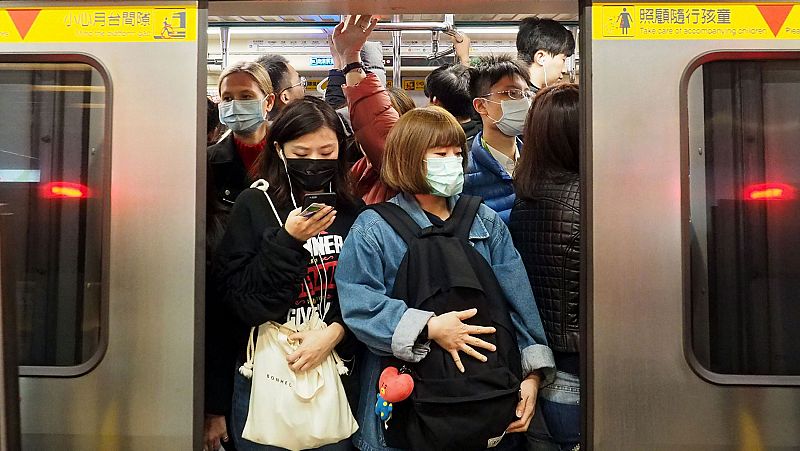 China cierra todos los transportes en Wuhan para contener el nuevo coronavirus que ya suma 17 muertos