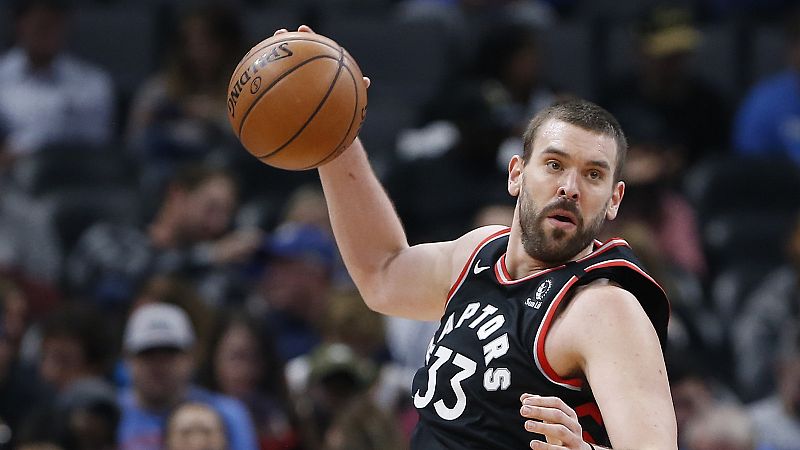 Un perfecto Gasol e Ibaka, claves en la victoria de los Raptors ante los Sixers