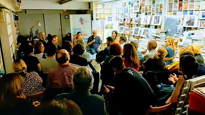 Javier Peña triunfa con su primera novela "Infelices"