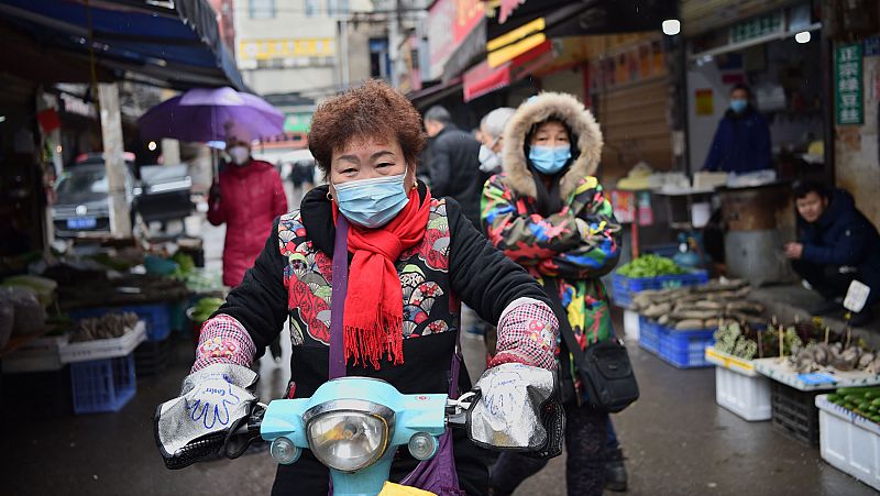 China amplía la cuarentena a 40 millones de personas en 13 ciudades por el coronavirus de Wuhan