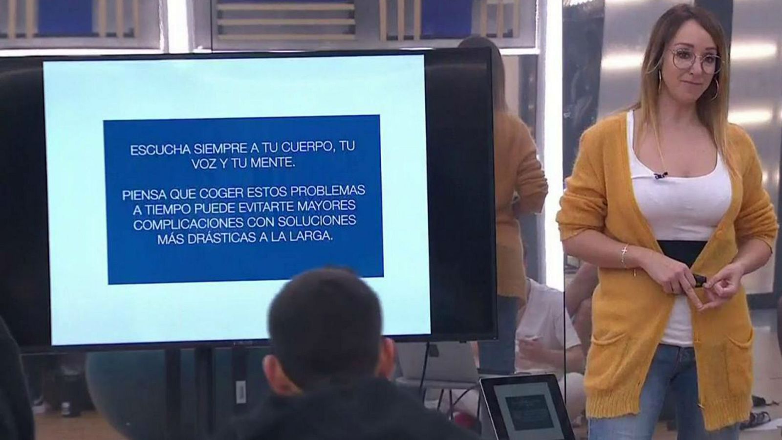 Así ha sido la clase de técnica vocal con Mamen sobre hábitos saludables