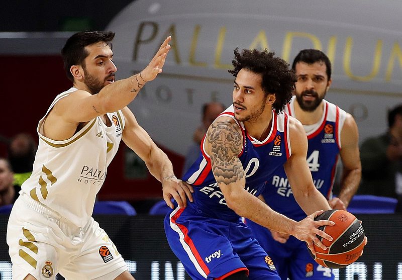 El Efes de Larkin se escapa en Madrid