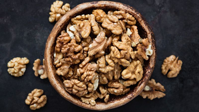 Una dieta enriquecida con nueces mejora la cognición y la percepción de las personas mayores