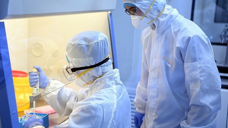 Científicos chinos esperan poder probar una vacuna contra el coronavirus en 40 días