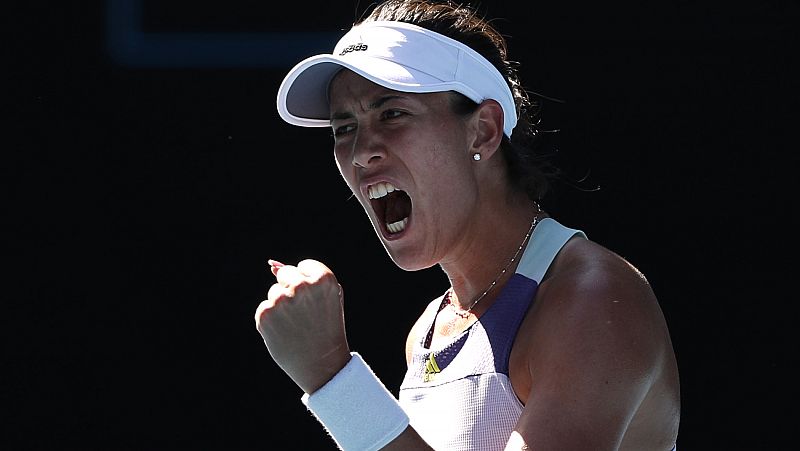 Garbiñe Muguruza doblega a Simona Halep y alcanza su primera final del Abierto de Australia