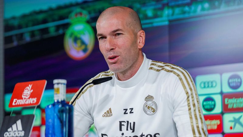 Zidane: "No contemplo que Bale se marche ahora"