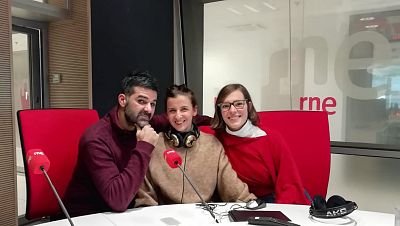 Una historia de Javier Lara con Rebeca Hernando y Mikele Urroz, en gira con 'Las canciones', 'Catástrofe' y 'Marta la piadosa'