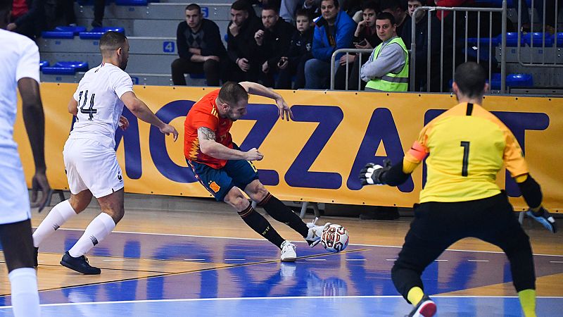 Solano lidera el buen inicio del Premundial de España contra Francia