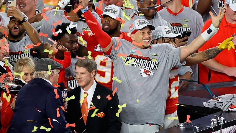 Kansas rompe una sequía de 50 años y logra su segunda Super Bowl remontando a San Francisco