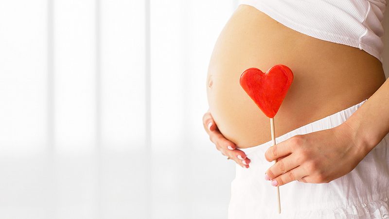 El embarazo modifica el cerebro, lo que hace que la madre "se enamore" del bebé, según un estudio