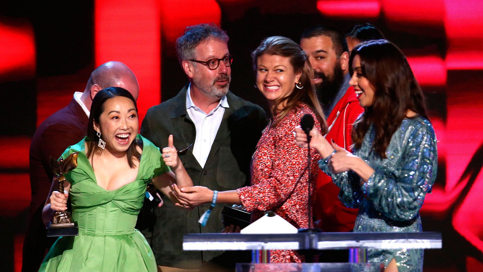 'The Farewell' triunfa en los Spirit en la víspera de los Oscar