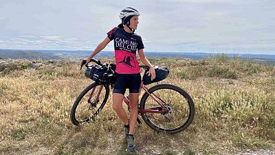La 2 estrena la serie documental 'El Camino del Cid: diario de una ciclista'