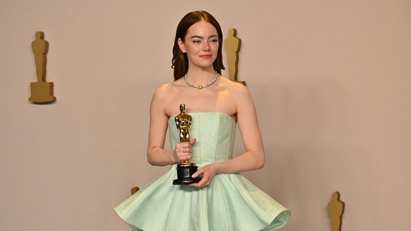 De Emma Stone a Natalie Portman: 12 ganadoras del Oscar y sus 12 fabulosos vestidos
